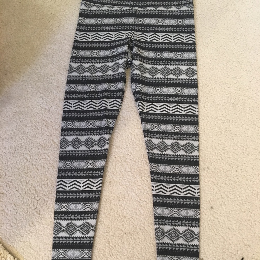 American Eagle patterned leggings
